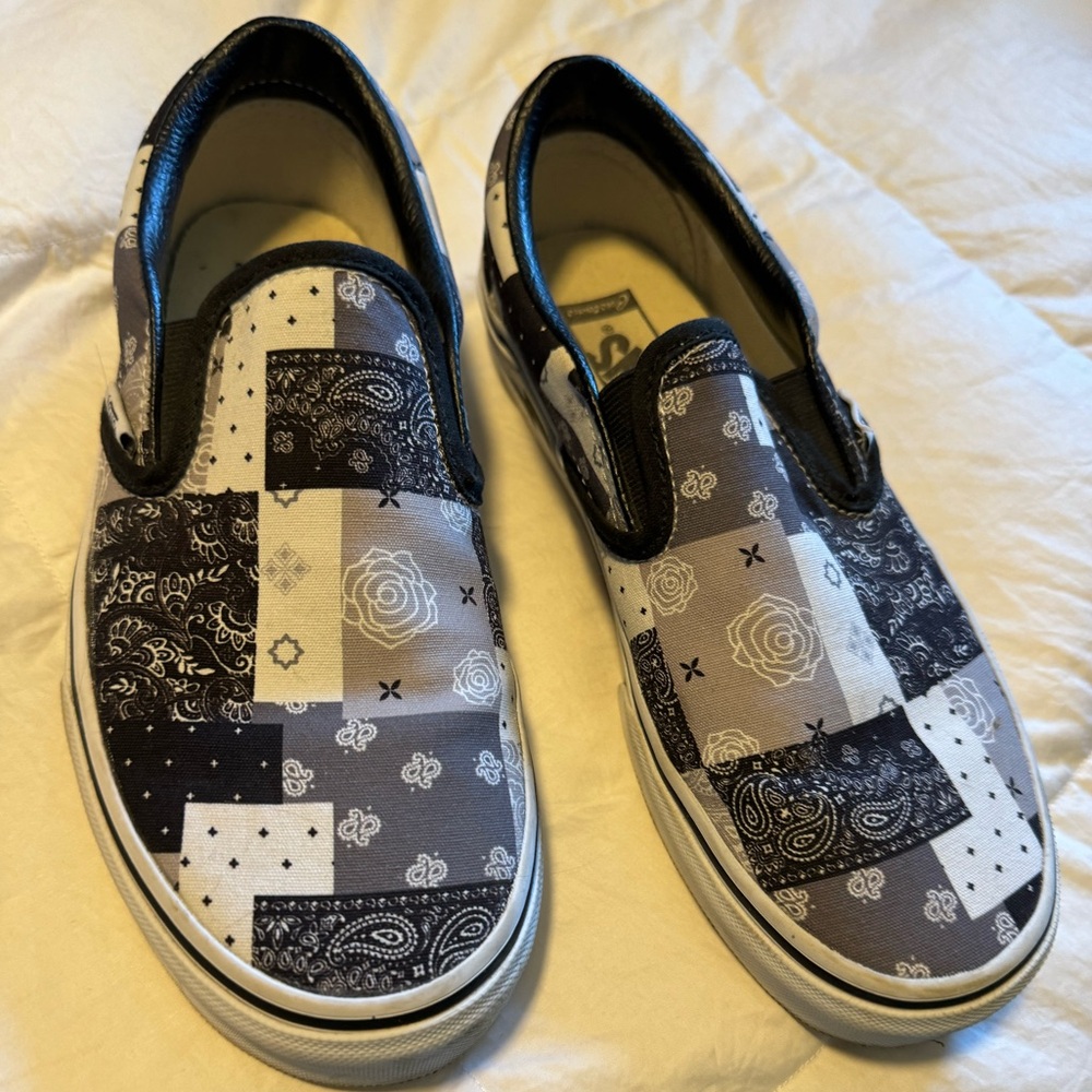 Women’s Sz. 8 Vans Slide On, Custom Design - image 1